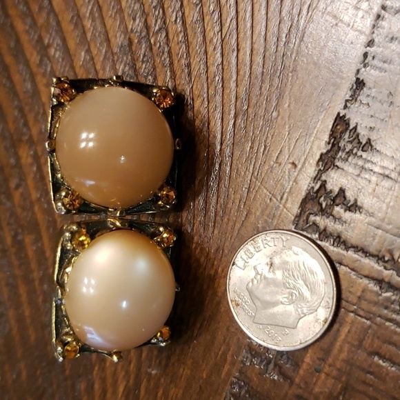 Vintage peach cabochon and gold rhinestone screw back earrings - Picture 6 of 6